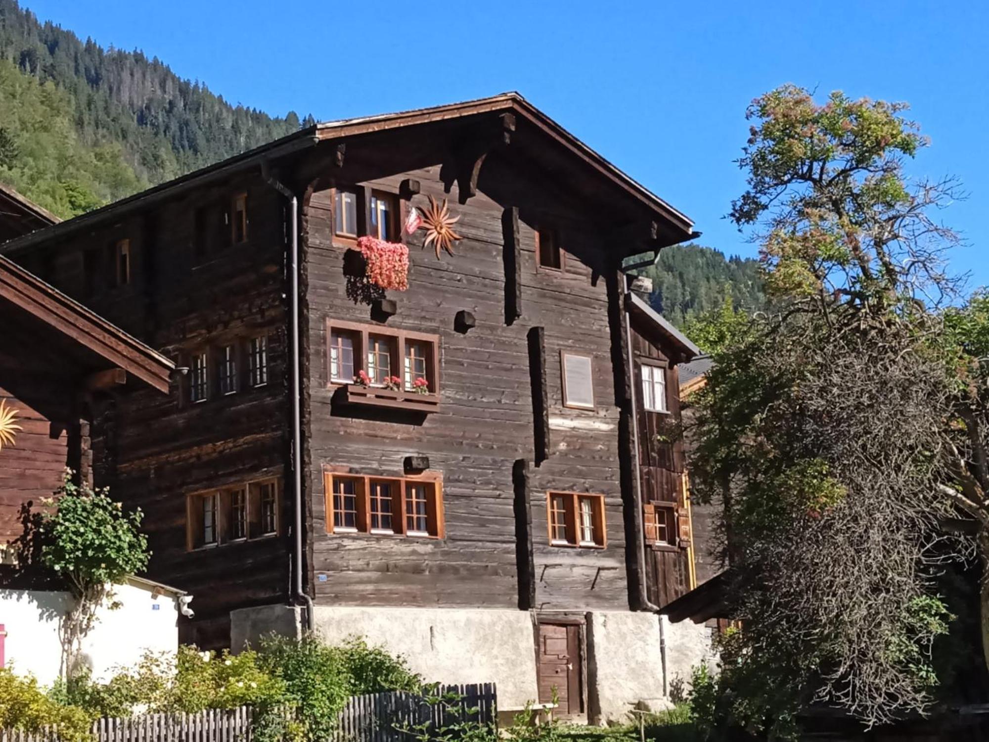 Heimeliges Walliserhaus Фиш Экстерьер фото